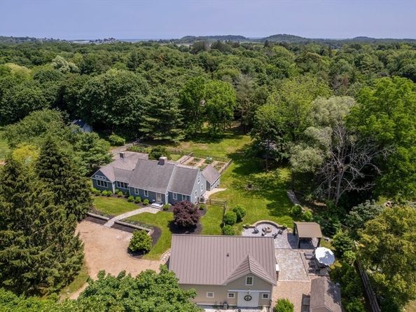 3 Jeffreys Neck Rd, Ipswich MA 01938