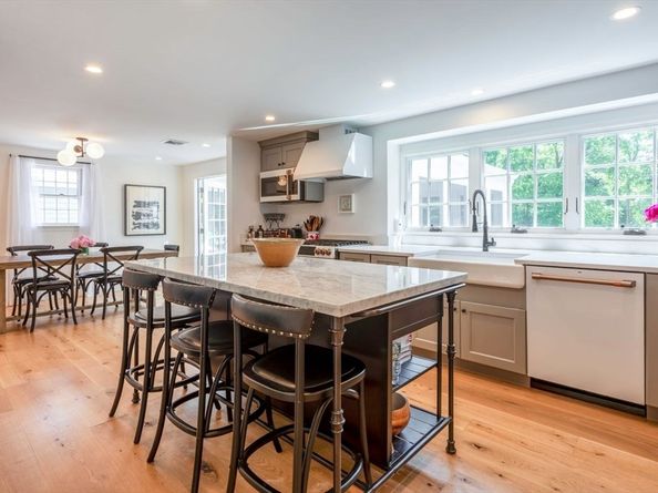 3 Jeffreys Neck Rd, Ipswich MA 01938
