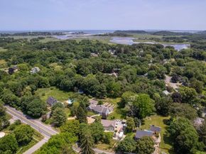3 Jeffreys Neck Rd, Ipswich MA 01938