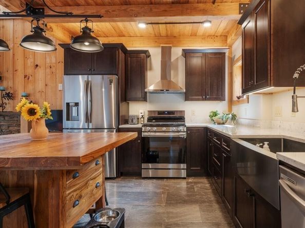 3 Jeffreys Neck Rd, Ipswich MA 01938