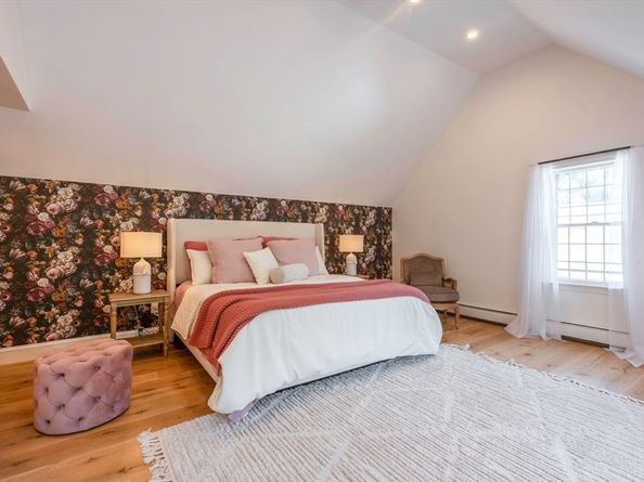 3 Jeffreys Neck Rd, Ipswich MA 01938