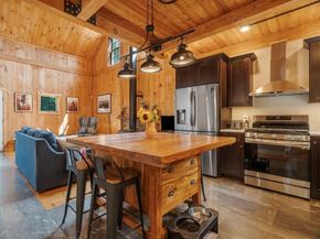 3 Jeffreys Neck Rd, Ipswich MA 01938