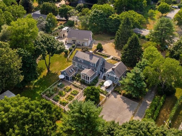 3 Jeffreys Neck Rd, Ipswich MA 01938