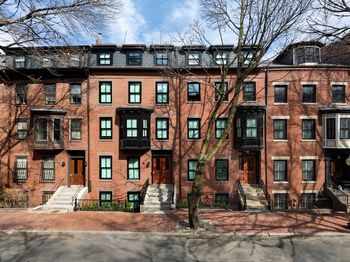 211 W Springfield Street