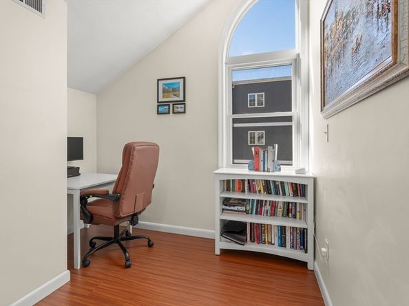 25 Harrison St C, Boston MA 02131