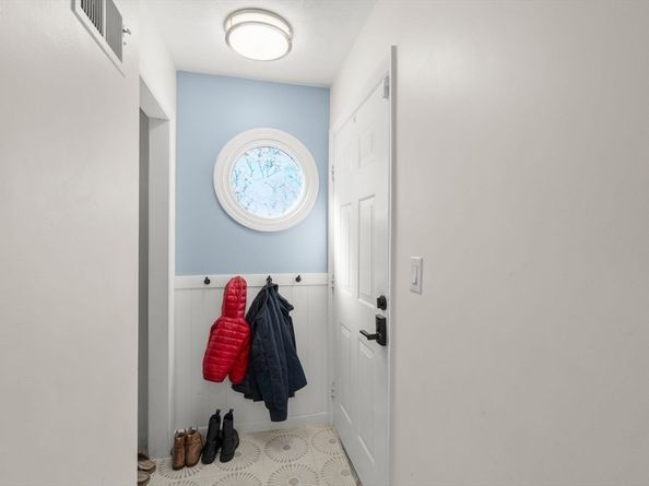 25 Harrison St C, Boston MA 02131