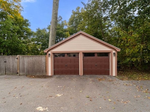 324 Union St 1, Millis MA 02054