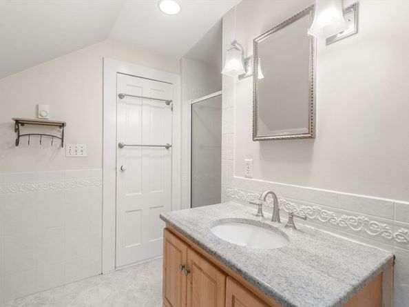 324 Union St 1, Millis MA 02054
