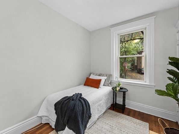 8 Kinross Rd 2, Boston MA 02135