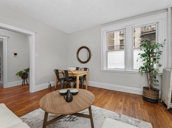 8 Kinross Rd 2, Boston MA 02135