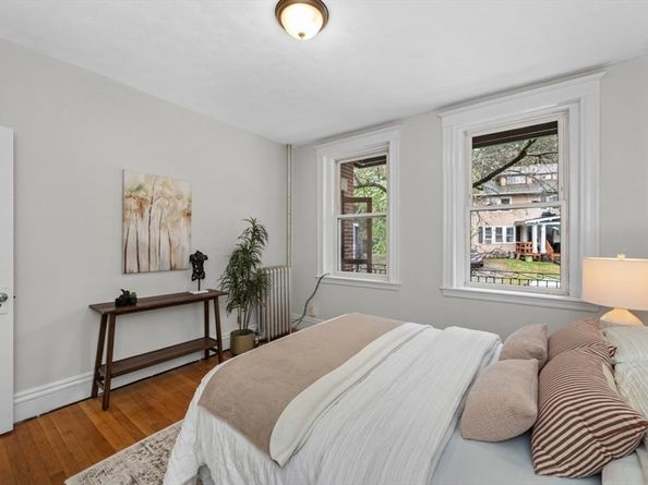 8 Kinross Rd 2, Boston MA 02135