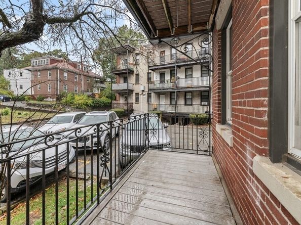 8 Kinross Rd 2, Boston MA 02135