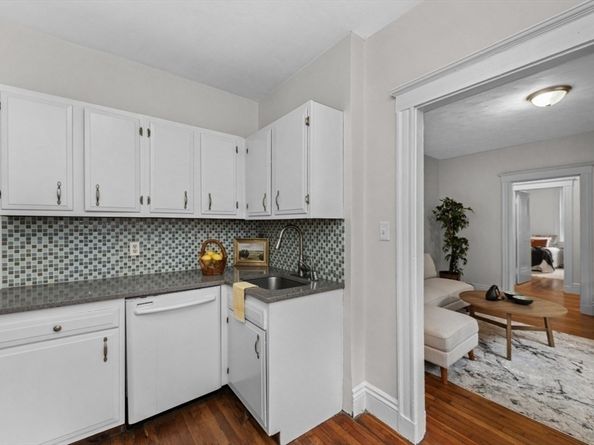 8 Kinross Rd 2, Boston MA 02135