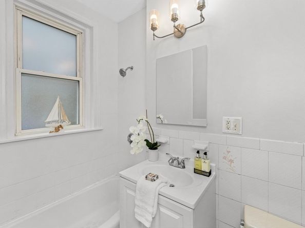 8 Kinross Rd 2, Boston MA 02135