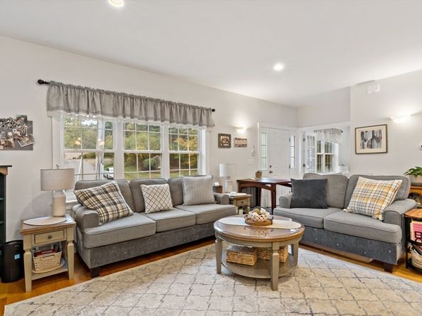 20 Valley St 20, Norfolk MA 02056