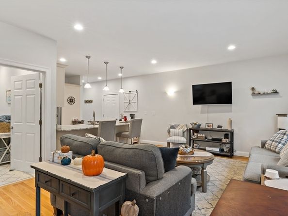 20 Valley St 20, Norfolk MA 02056