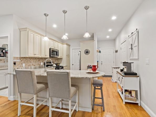 20 Valley St 20, Norfolk MA 02056