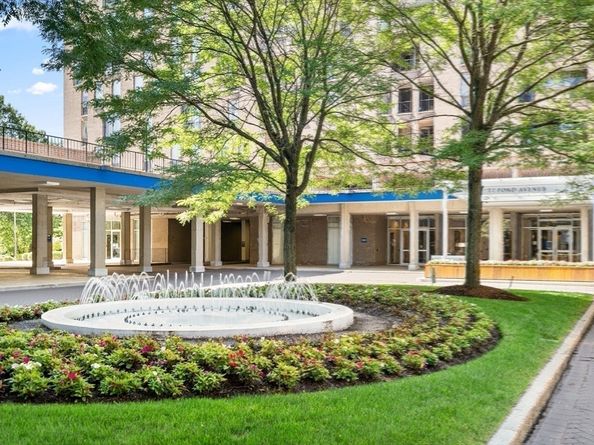 33 Pond Ave 709, Brookline MA 02445