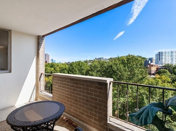 33 Pond Ave 709, Brookline MA 02445