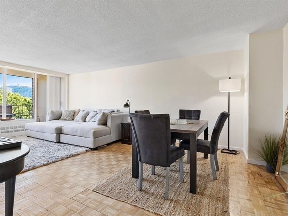33 Pond Ave 709, Brookline MA 02445