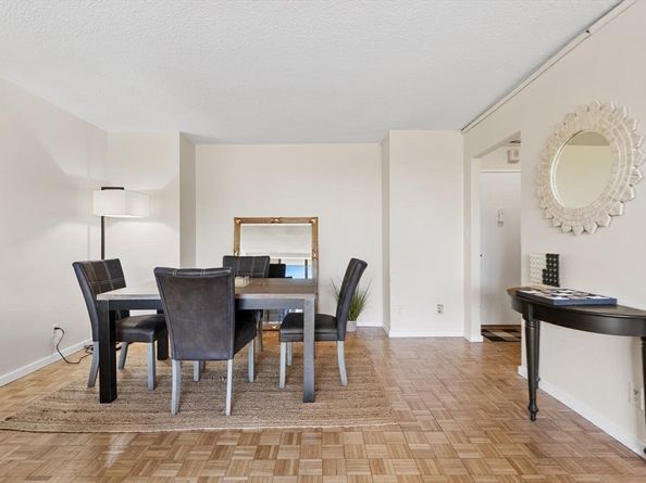 33 Pond Ave 709, Brookline MA 02445
