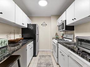 33 Pond Ave 709, Brookline MA 02445