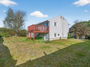 4 Lori Ln, Randolph MA 02368