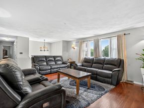 4 Lori Ln, Randolph MA 02368