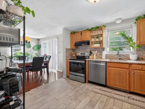 4 Lori Ln, Randolph MA 02368