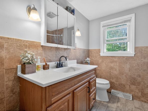 4 Lori Ln, Randolph MA 02368