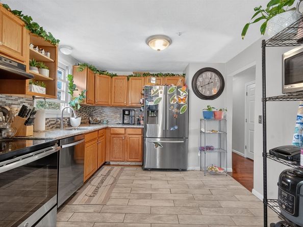 4 Lori Ln, Randolph MA 02368