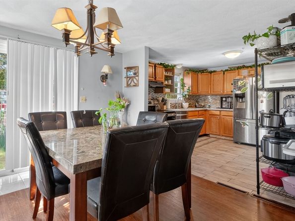 4 Lori Ln, Randolph MA 02368