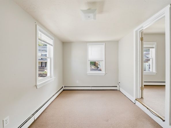 15 Blackstone St, Blackstone MA 01504