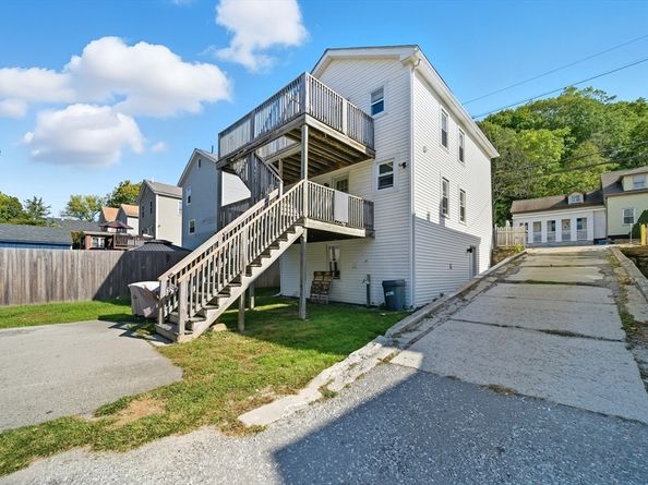 15 Blackstone St, Blackstone MA 01504