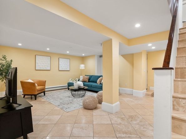 1430 Beacon St, Newton MA 02468