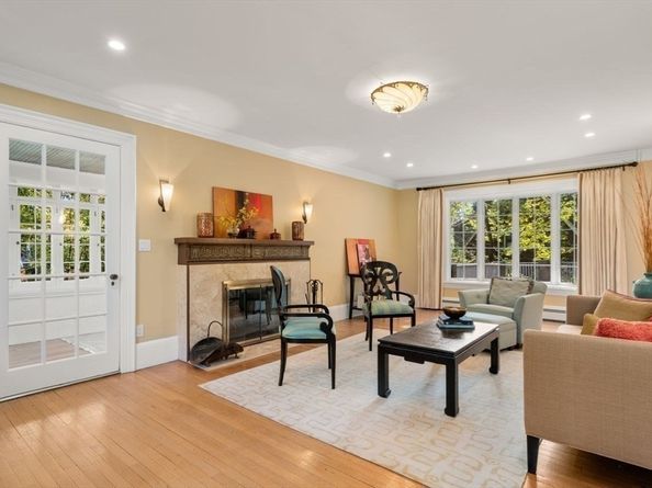 1430 Beacon St, Newton MA 02468