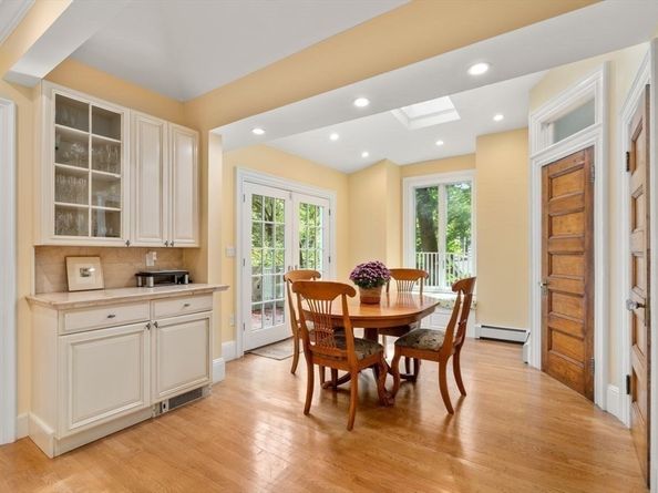 1430 Beacon St, Newton MA 02468