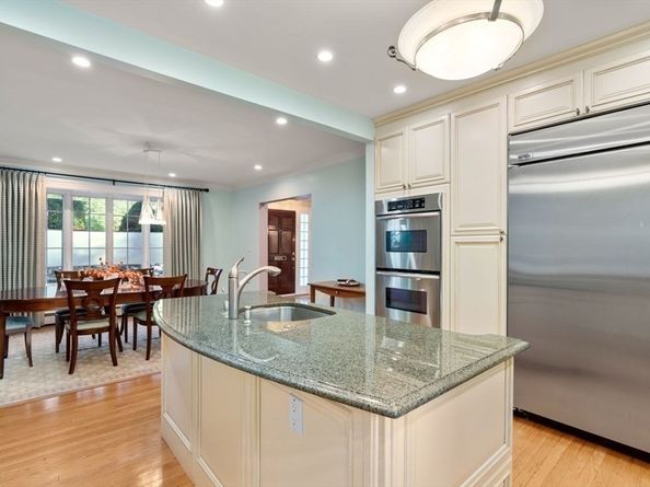 1430 Beacon St, Newton MA 02468