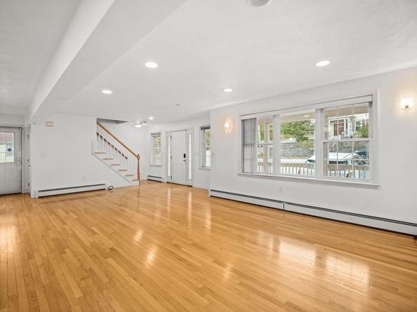 40 Lakewood Street, Worcester MA 01603