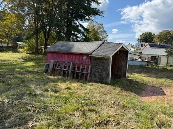 124 Southbridge Rd, Warren MA 01083