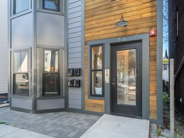 216 Havre St 4, Boston MA 02128