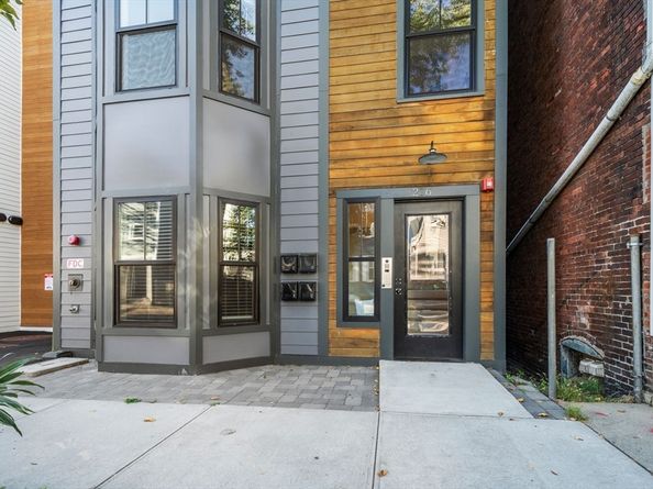 216 Havre St 4, Boston MA 02128