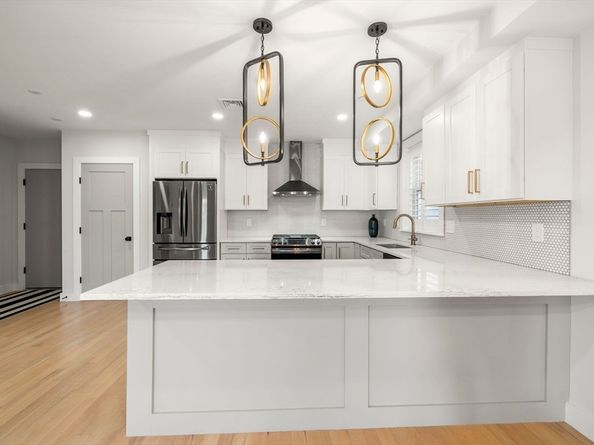 216 Havre St 4, Boston MA 02128