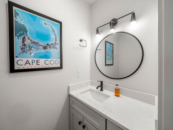 216 Havre St 4, Boston MA 02128
