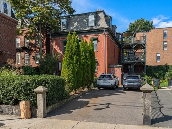 19 Parker St 3, Boston MA 02129