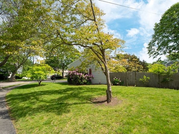 55 Christopher Dr, Milton MA 02186