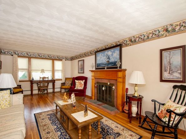 55 Christopher Dr, Milton MA 02186