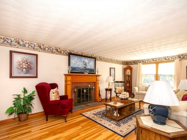55 Christopher Dr, Milton MA 02186