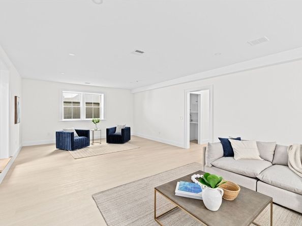 15 Glenland, Brookline MA 02467