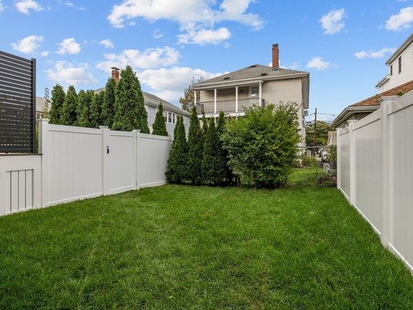 27 Dartmouth St 27, Arlington MA 02474